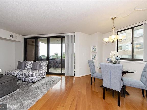 4th image of 1001 N Randolph St APT 722