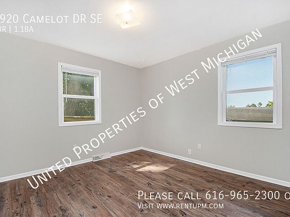 5th image of 3920 Camelot Dr SE