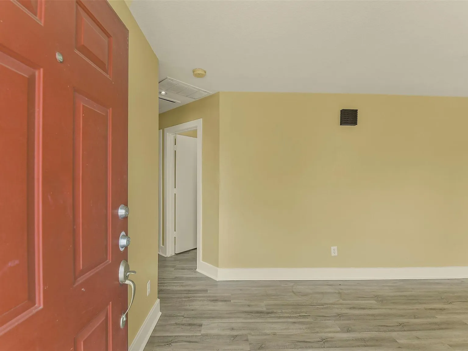 3 bed, 2.0 bath, 1408 sqft, $1,750 — Photo 4