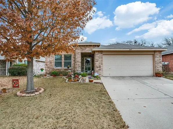2045 Shawnee Trl, Justin, TX 76247