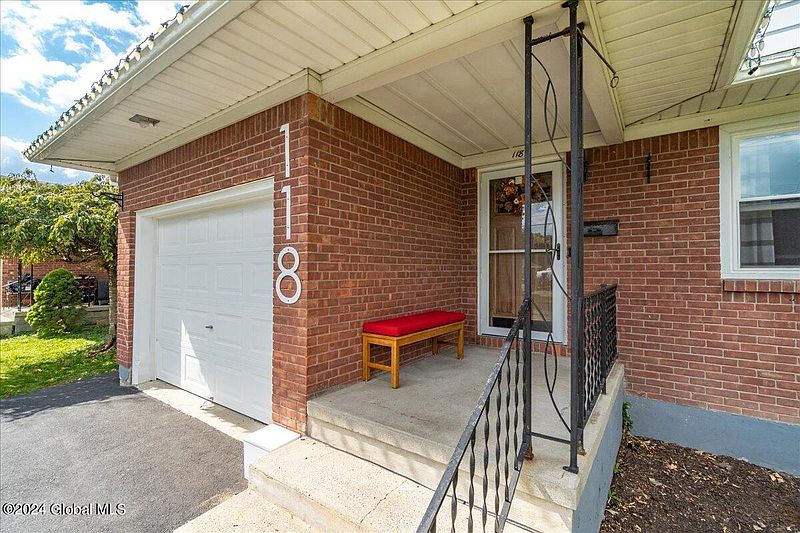 2nd image of 118 Edgecomb Street