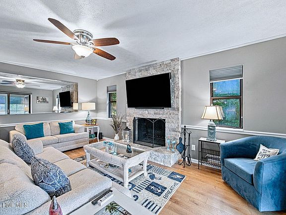4th image of 1140 Charlotte Avenue