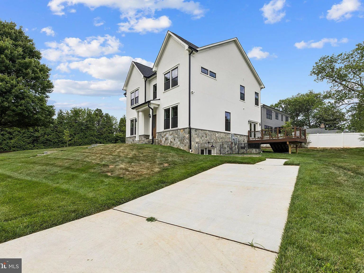 2 bed, 1.5 bath, 1500 sqft, $3,500 — Photo 3