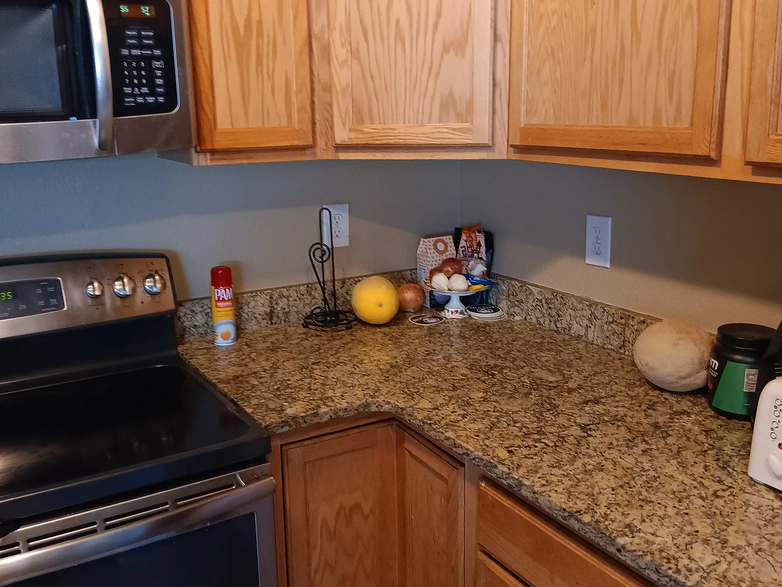 2 bed, 1150 sqft, $900 — Photo 2
