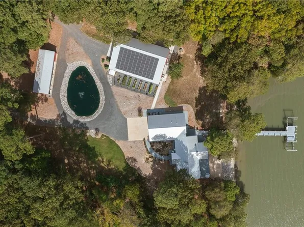 8419 Shooting Point Dr, Machipongo, VA 23405