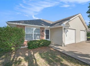 212 NW Parker Dr, Grain Valley, MO 64029