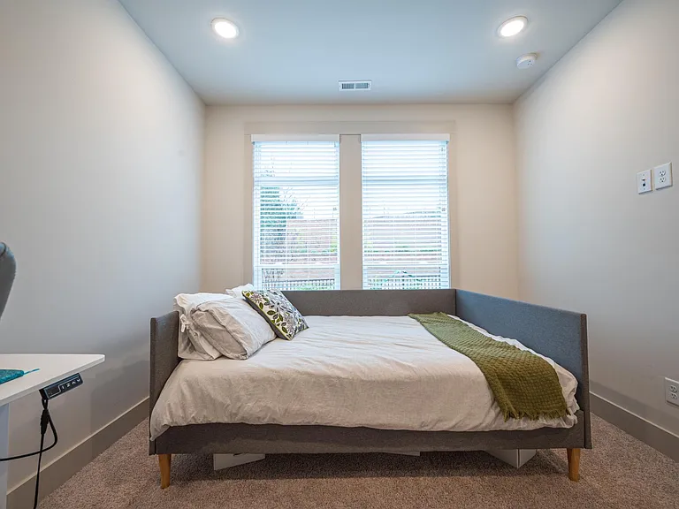 1112 Wesley Terrace Ave — Photo 19