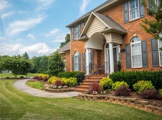 5471 Taylors Run Dr, Clemmons, NC 27012