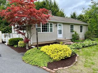 89 Sun Valley Rd, Holyoke, MA 01040