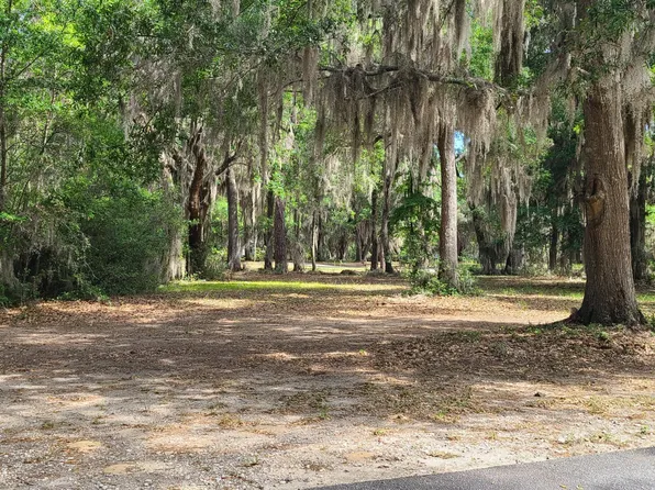 63 Woodland Ridge Cir, Beaufort, SC 29907