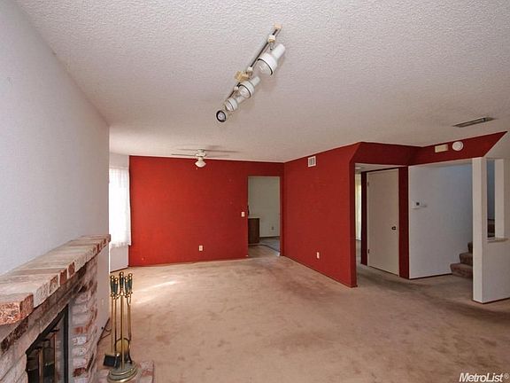 3rd image of 7057 McDermott Dr