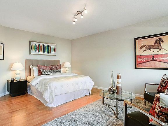 4th image of 634 Missouri St APT A