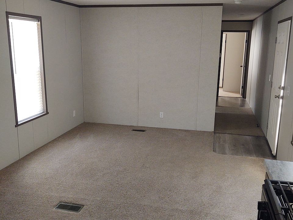 2nd image of 871 S Main St #1a3