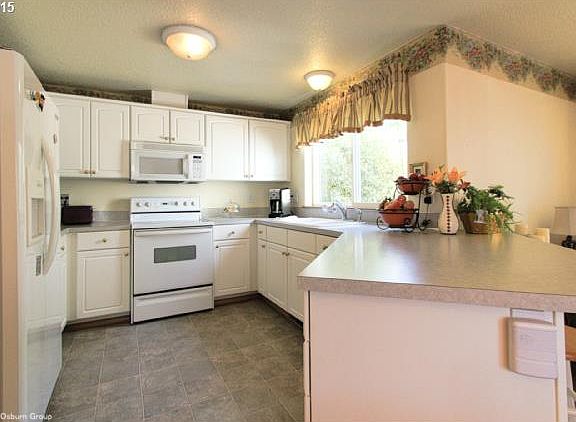 3rd image of 1647 SE 62nd Ave