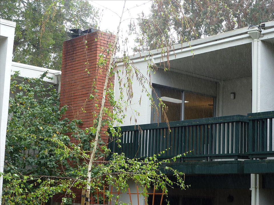 2nd image of 1411 Creekside Dr APT 34