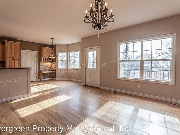 4th image of 1413 Canal Dr