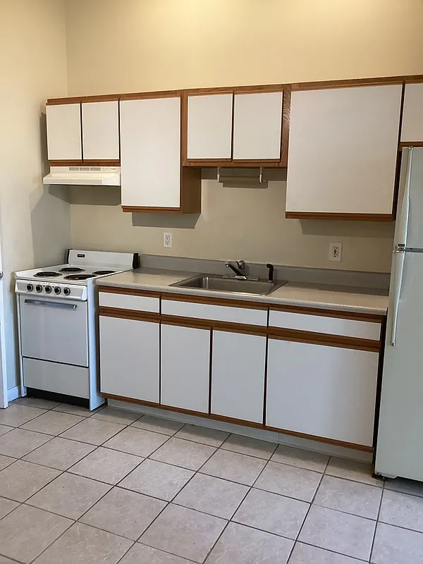1 bed, 1.0 bath, $1,075 — Photo 1