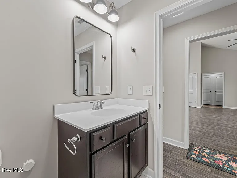 111 Anderson Ave — Photo 23