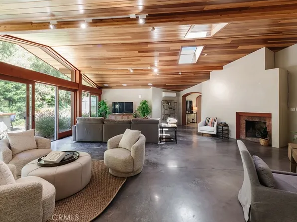 2 Chuckwagon Rd, Rolling Hills, CA 90274