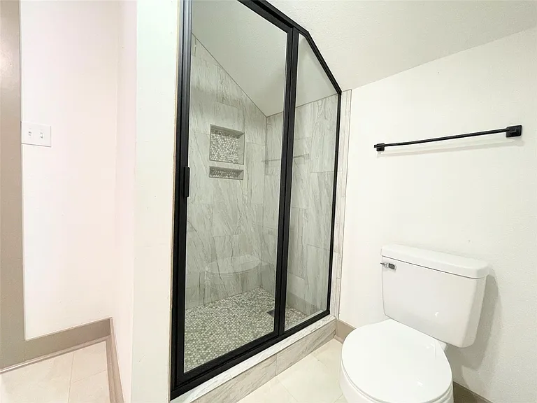 210 W Crescent Dr — Photo 32