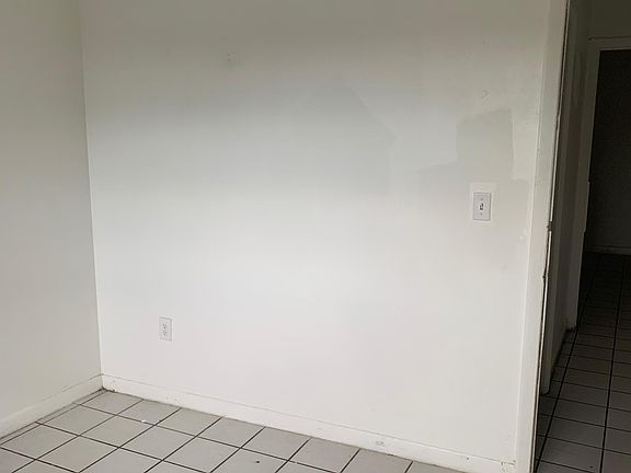 5th image of 721 NW 13th Ave