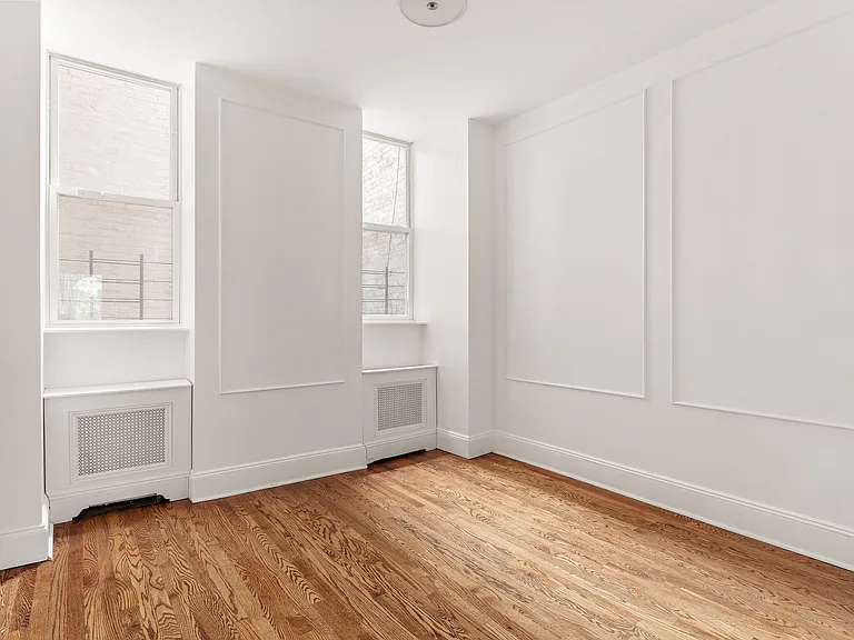 129 E 61st St #3 — Photo 10