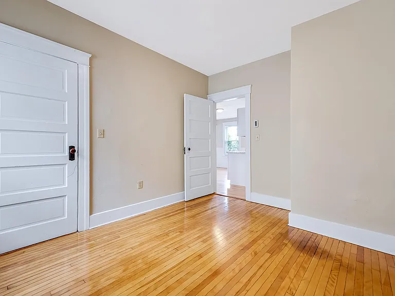 27 Chrome St — Photo 19