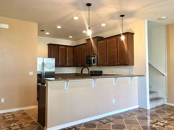 3rd image of 9134 Shepton St