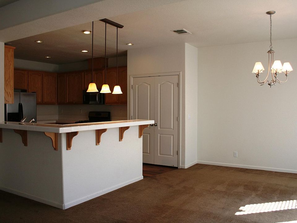 2nd image of 519 Parkridge Dr