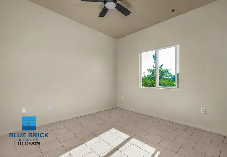 5869 S Figueroa St #3 — Photo 8