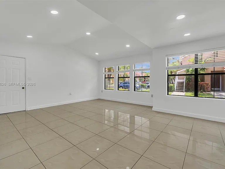 15560 SW 104th Ter #6112 — Photo 6