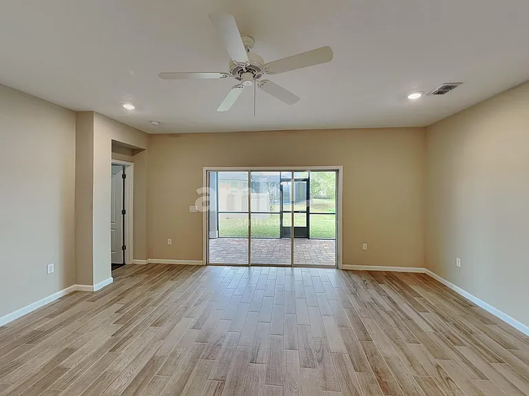 37 Trumpco Dr — Photo 9