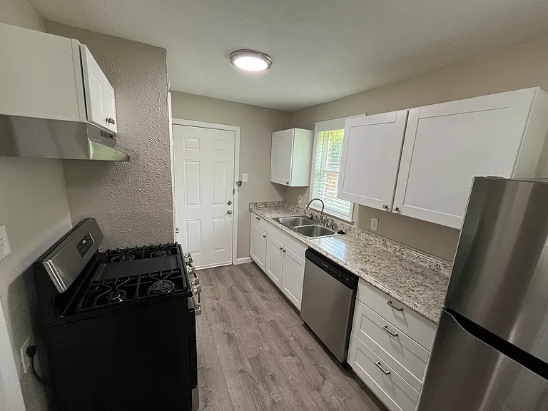 10608 Cayuga Dr — Photo 8