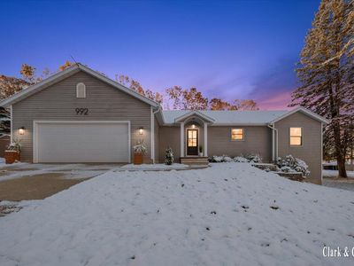 992 N Washington St SE, Lowell, MI, 49331