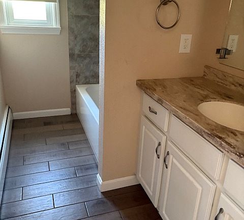 4th image of 930 Mansell Dr
