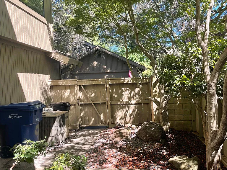 1915 Discovery Village Ln — Photo 5