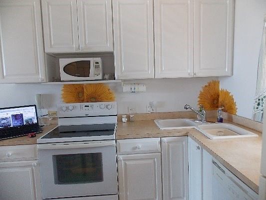 2nd image of 75-5766 Kuakini Hwy APT 303