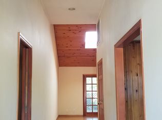 17654 Raymer St, Northridge, CA 91325