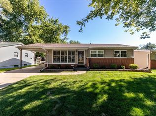 865 Daniel Boone Dr, Florissant, MO 63031