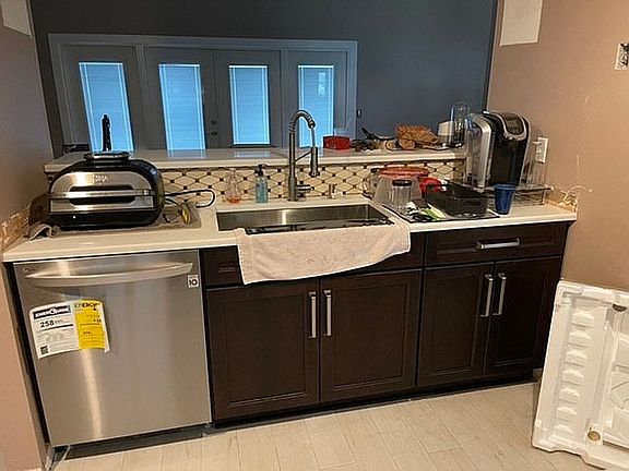 4th image of 3039 Steeplechase Dr