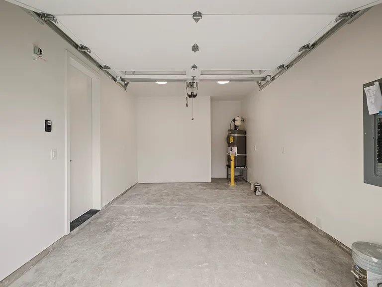 Garage with room for shelving