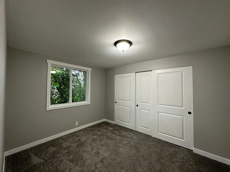 3113 Harold Dr SE — Photo 9