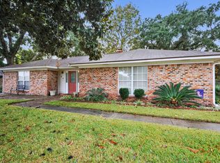 769 Sharon Hills Dr, Biloxi, MS 39532