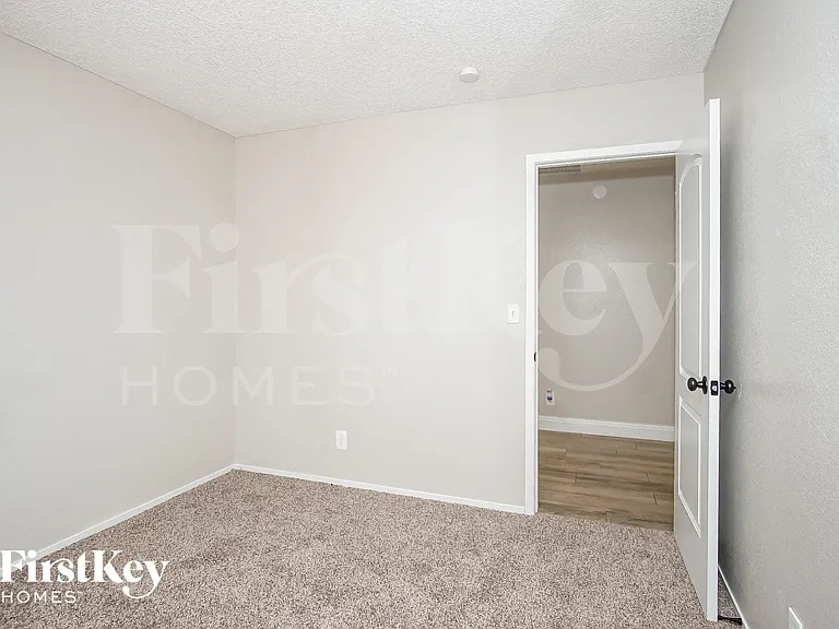227 Autumn Ct — Photo 11