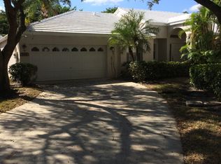 94-1043 Lumipolu St, Waipahu, HI 96797