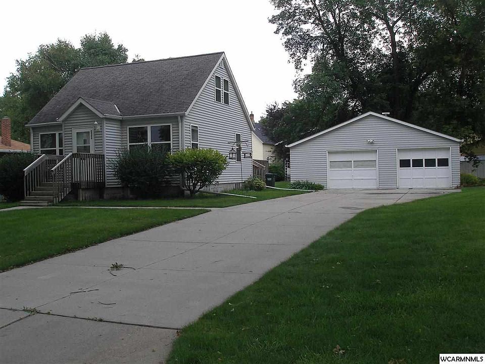 2nd image of 232 Hawaii St NE