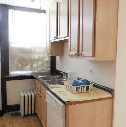 3rd image of 733 Elm St #310