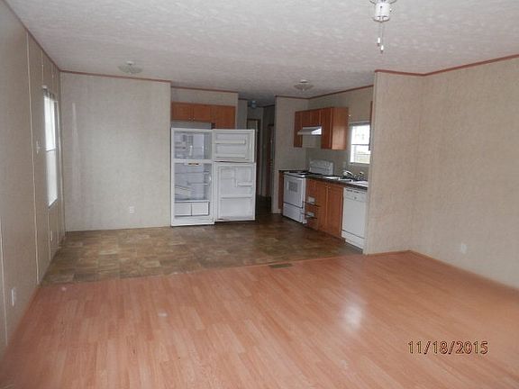 3rd image of 115 Jason Ln NE