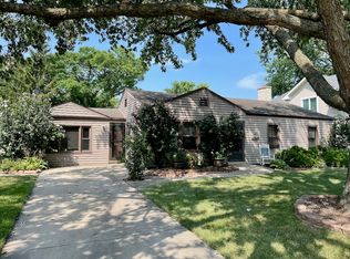 8 Lincoln St, Glenview, IL 60025