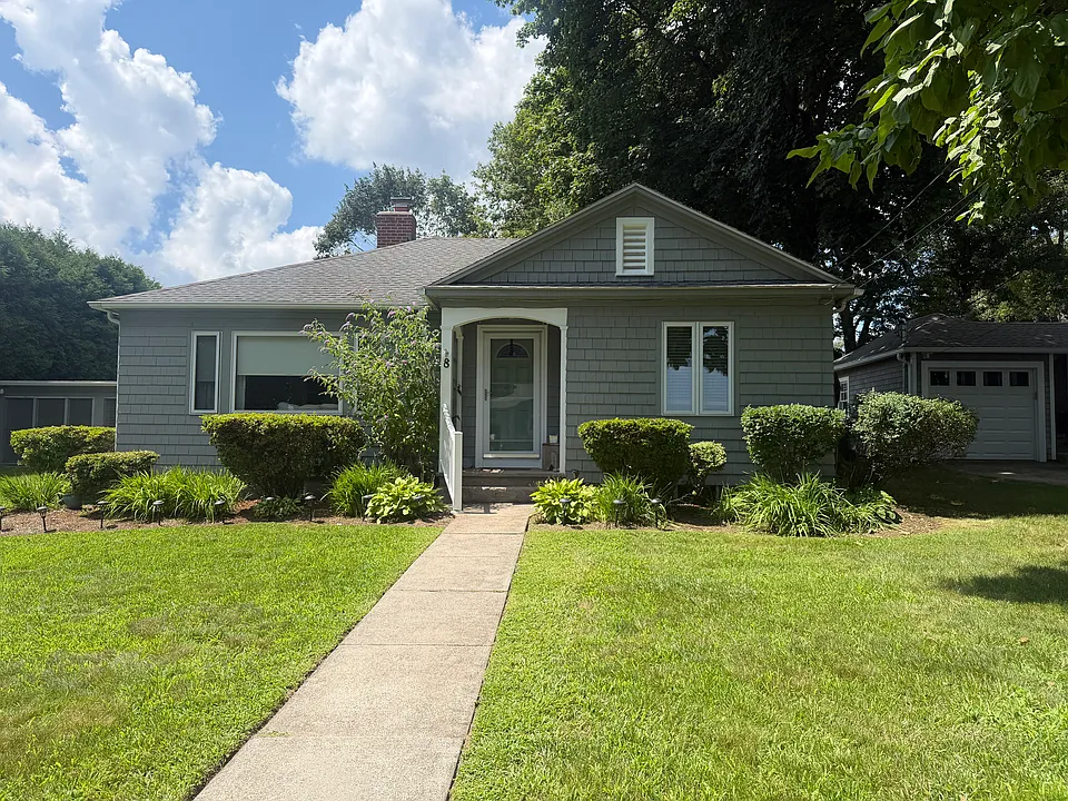8 Merriweather Ave
